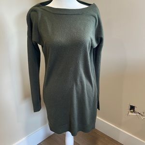 BCBG GENERATION XS OLIVE GREEN SWEATER